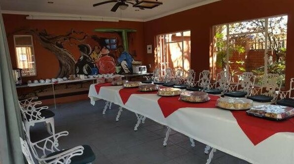 Garden View Lodge Mafikeng - Photo2