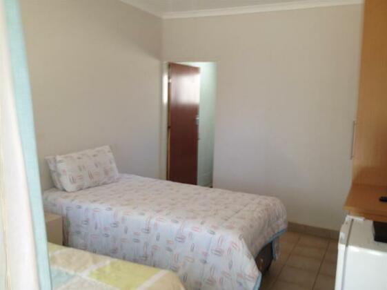 Mahikeng Guest Apartments - Photo5