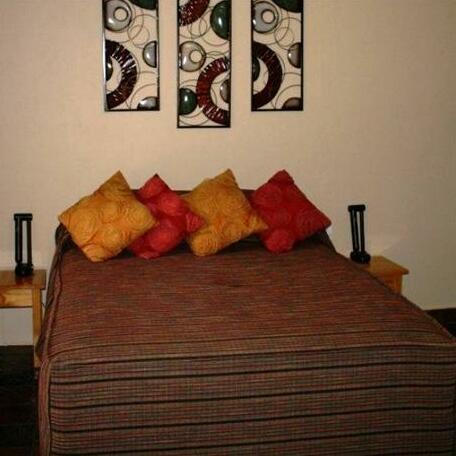 Selati 103 Guest Cottages - Photo4