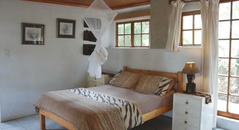 Kosi Moon Bed and Breakfast - Photo2