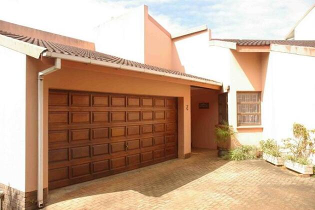 Vuyanis Place 3