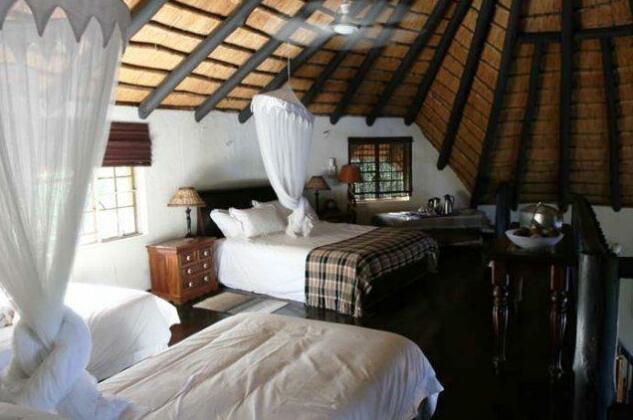 Mvuradona Safari Lodge - Photo4