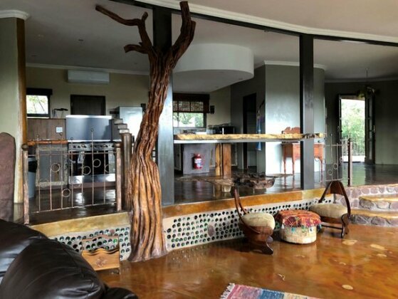 Leopards Rock Bush Boutique - Photo5