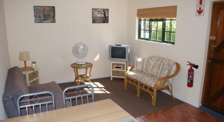 Koo Karoo Guest Lodge and Self Catering - Photo3