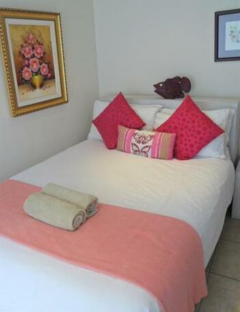Point Village Hotel and Self Catering - Photo2