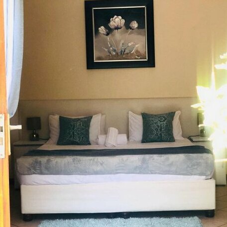 Twenty 4 Hour Rest Bed & Breakfast - Photo4