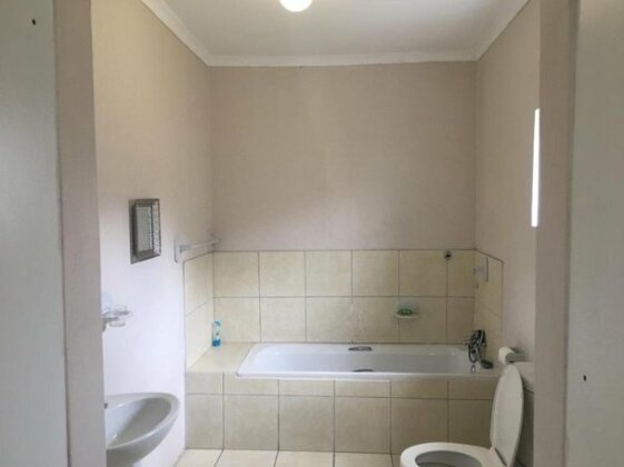 White Farm Lodge - Photo2