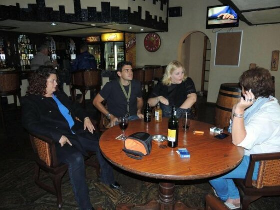 Tradewinds Country Inn - Photo4