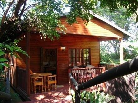 Tree Top Cottage - Photo2