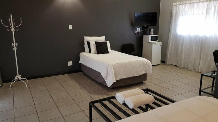 Siesta Guest House Musina - Photo3