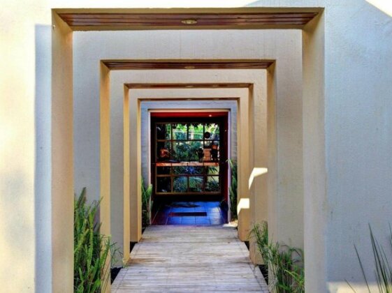 Lily Pond Country Lodge - Photo2