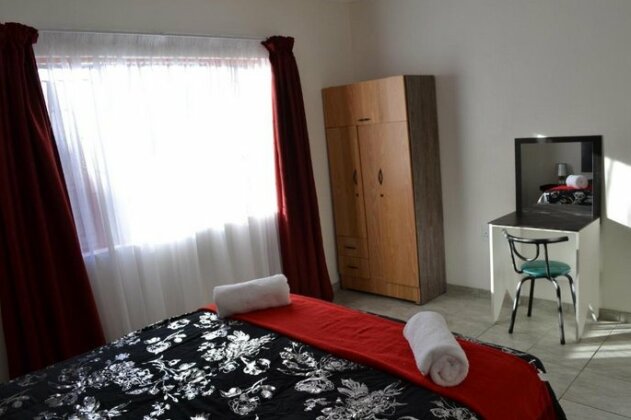 Sleep Inn Guesthouse - Photo2