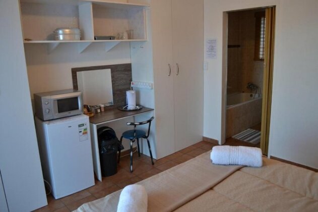 Sleep Inn Guesthouse - Photo4