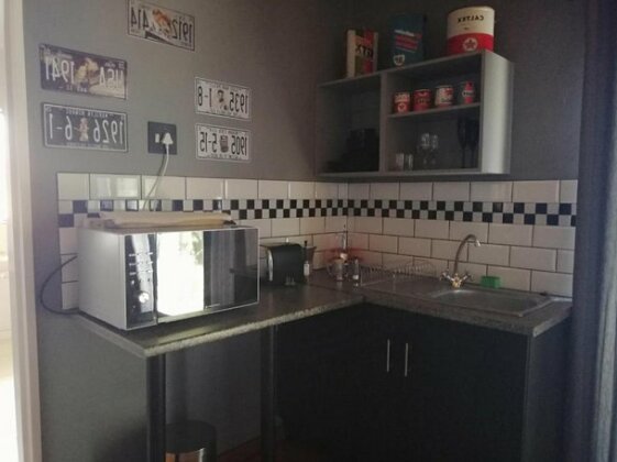 The V8 Guest house - Photo5