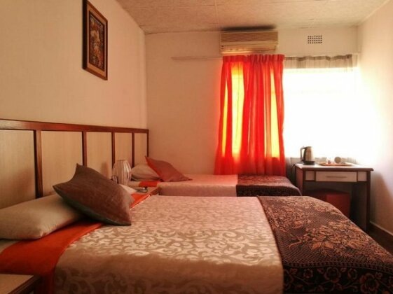 Monica's Guesthouse - Photo4