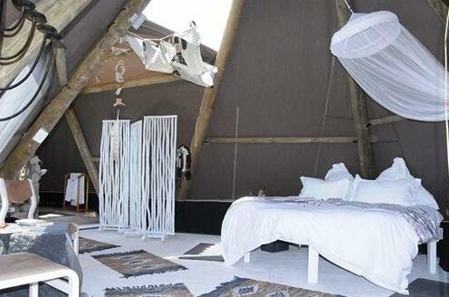 Farr Out Guest House - Photo5