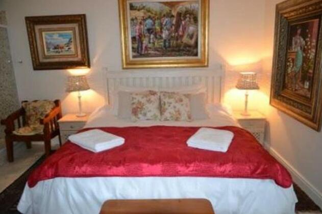 Marlyn and Dolfyn Self Catering - Photo5