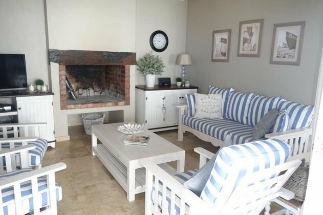 Na Genoeg Holiday Home - Photo3