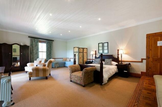 Leeuwenbosch Country House and Shearers Lodge - Photo4