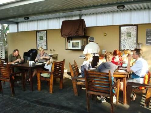 Dive Inn Guesthouse - Photo2