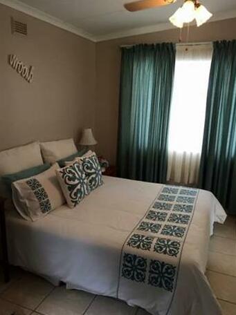 Eight Palms - Photo3