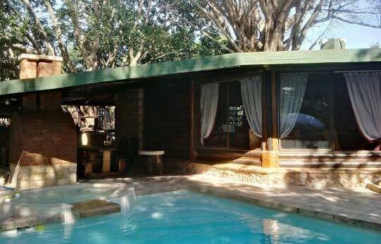 Far Horizon Lodge - Photo2