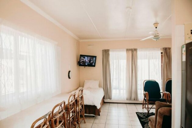 Port Edward Holiday Resort - Photo3