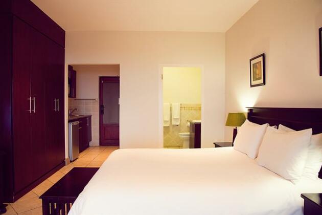 Premier Splendid Inn Port Edward - Photo4