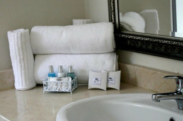 The Estuary Hotel and Spa - Photo3