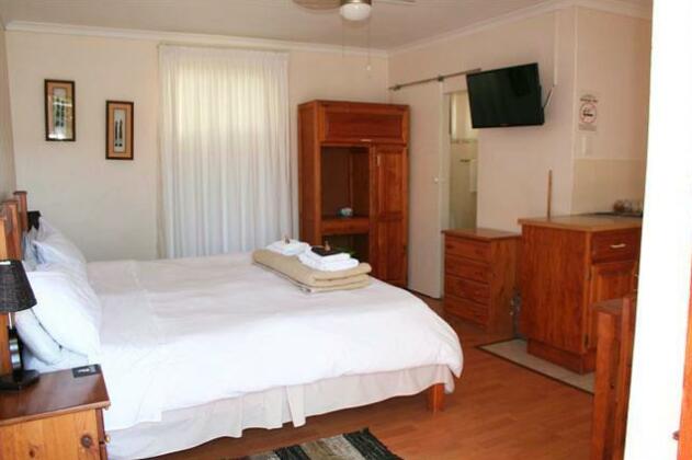5 Third Avenue Guesthouse - Photo2