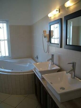 Ashbourne Manor Bed & Breakfast Port Elizabeth - Photo4