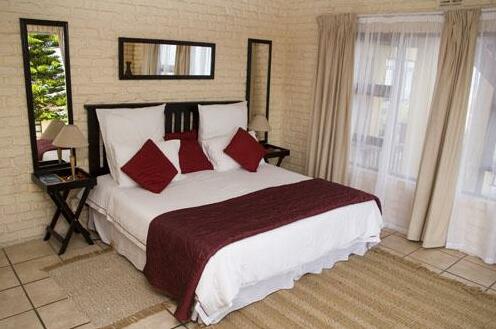 Big Blue Beach Lodge - Photo2