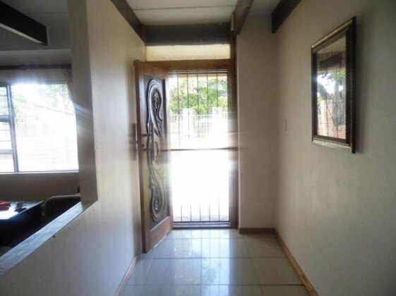 Brampton Place - Photo3
