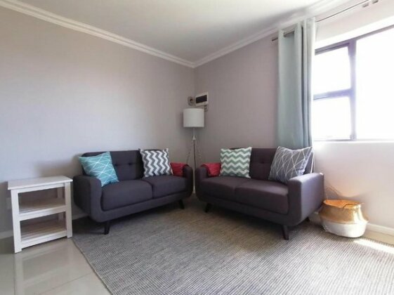 Condor Place - Immaculate Modern living - Photo3