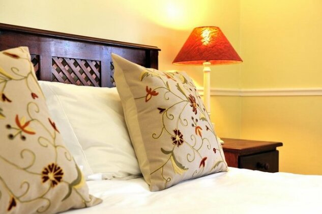 Everwood Manor Bed and Breakfast - Photo4