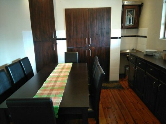 GuestHouse on Irvine - Photo4