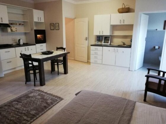 Holly Guest House Port Elizabeth - Photo5
