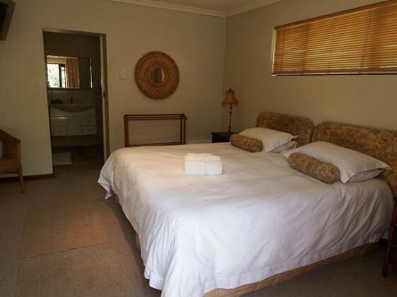 Oak Tree Cottage Port Elizabeth - Photo5