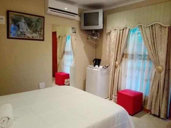 Rainbow Guest House and Tours - Photo4