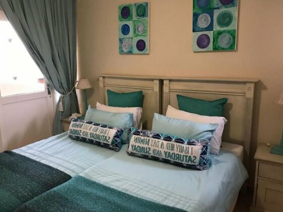 Luxurious self-catering seafront apartment