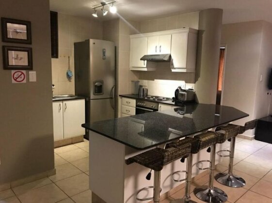 Luxurious self-catering seafront apartment - Photo3