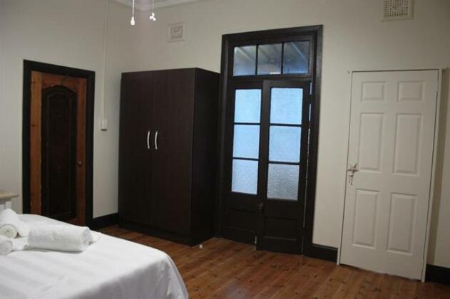 Thurston's Beach House Retreat - Photo2