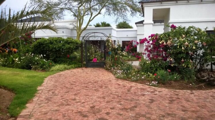 Grato Guesthouse - Photo2