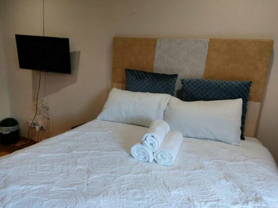 Ikhutseng guesthouse and spa - Photo2