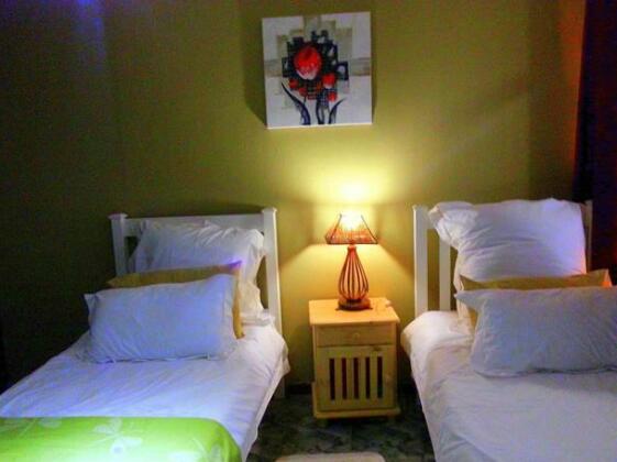 Pretoria Luxury Guest Bed - Photo3