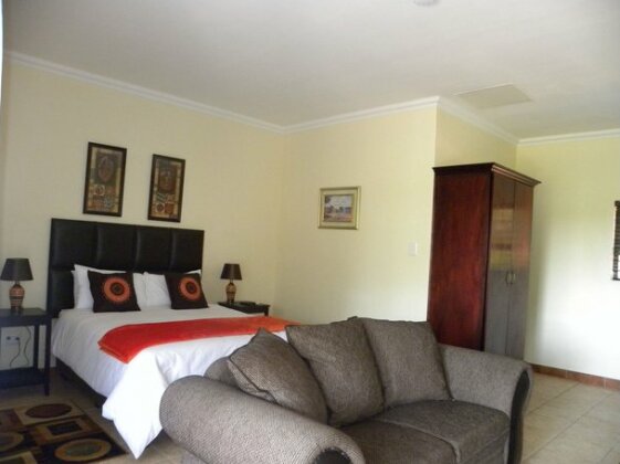 SereNight Guesthouse - Photo2
