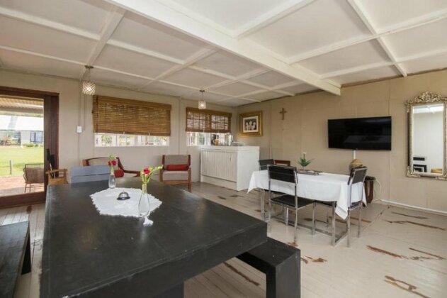 Three Thymes Inn - Photo3