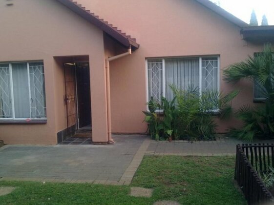 Ubuntu Guesthouse Pretoria - Photo2