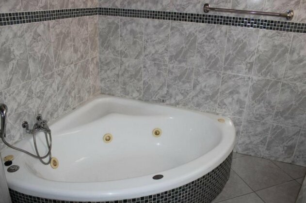 Romans Rest Guest House - Photo4
