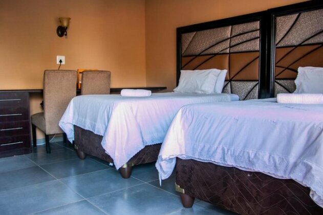 Suits Guest house & bar - Photo5